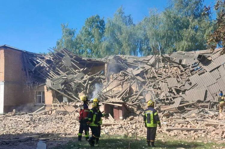Окупанти вдарили по школі на Сумщині, є жертви (оновлено) Окупанти вдарили по школі на Сумщині, є жертви (оновлено)