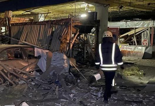 Окупанти вночі атакували Дніпро ракетами, є влучання Окупанти вночі атакували Дніпро ракетами, є влучання