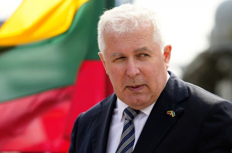 Міністр оборони Литви Арвідас Анушаускас Литва передає Україні черговий пакет військової допомоги на 41 млн євро