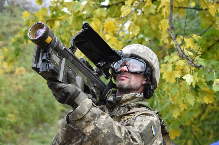 Зображення ілюстративне Оборонці знищили 13 танків, 8 ББМ та 31 артсистему ворога за минулу добу