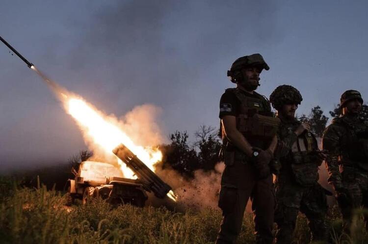 Зеленський повідомив, що Україна розробила зброю, яка стріляє на 700 км