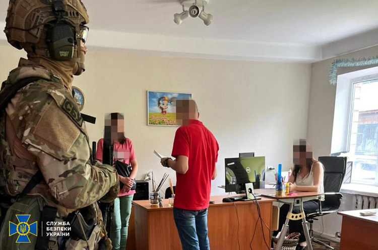 Співробітники столичної ВЛК переправляли ухилянтів за кордон за $11 000 Співробітники столичної ВЛК переправляли ухилянтів за кордон за $11 000