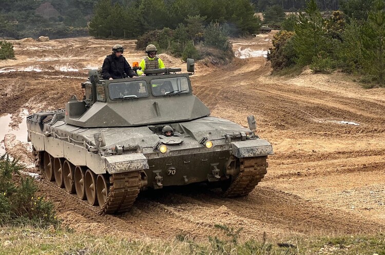 фото DR В бойових діях в Україні знищено британський танк Challenger 2 вперше з 1994 року