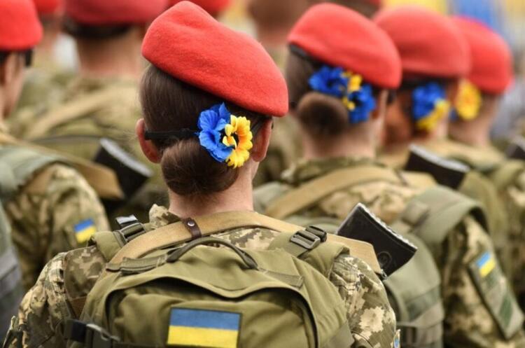 фото DR В Україні з 1 жовтня жінки-медики ставатимуть на військовий облік
