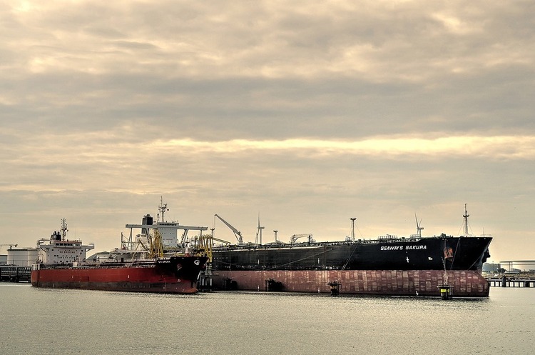Греція втридорога продала росії старі танкери для її тіньового флоту