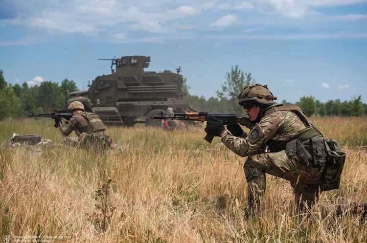 ЗСУ поступово відтісняють окупантів на 10-15 км з лівобережжя Херсонщини — Гуменюк ЗСУ поступово відтісняють окупантів на 10-15 км з лівобережжя Херсонщини — Гуменюк