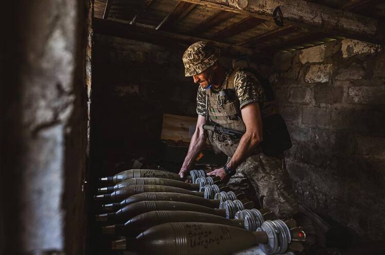 Зображення ілюстративне Оборонці знищили 13 танків, 4 ББМ та 28 артсистем ворога за минулу добу