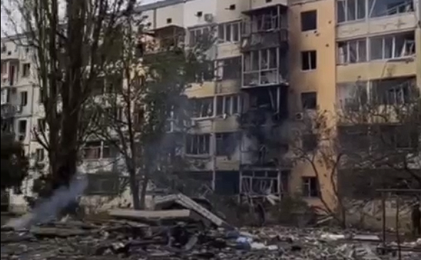 ОНОВЛЕНО: У тимчасово окупованій Новій Каховці під обстріл потрапив житловий район «Сокіл» — ЗМІ ОНОВЛЕНО: У тимчасово окупованій Новій Каховці під обстріл потрапив житловий район «Сокіл» — ЗМІ