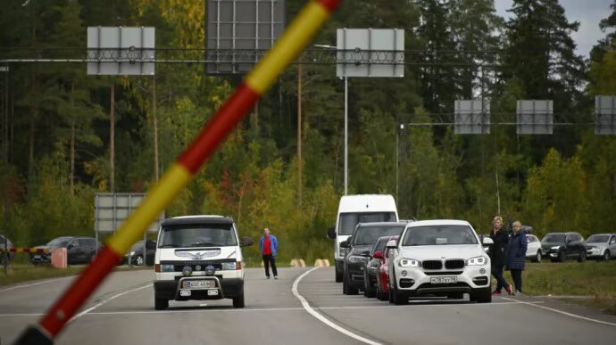 Фінляндія закрила кордон для авто на російських номерах з 16 вересня – очільниця МЗС країни Фінляндія закрила кордон для авто на російських номерах з 16 вересня – очільниця МЗС країни