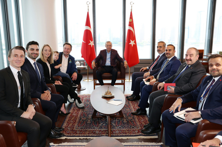 Ердоган закликає Маска побудувати завод Tesla в Туреччині