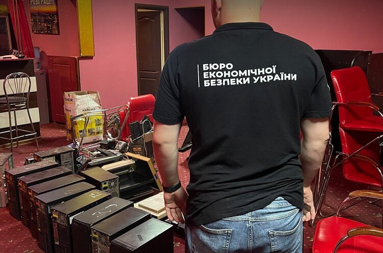 БЕБ накрило 5 нелегальних гральних закладів на Київщині