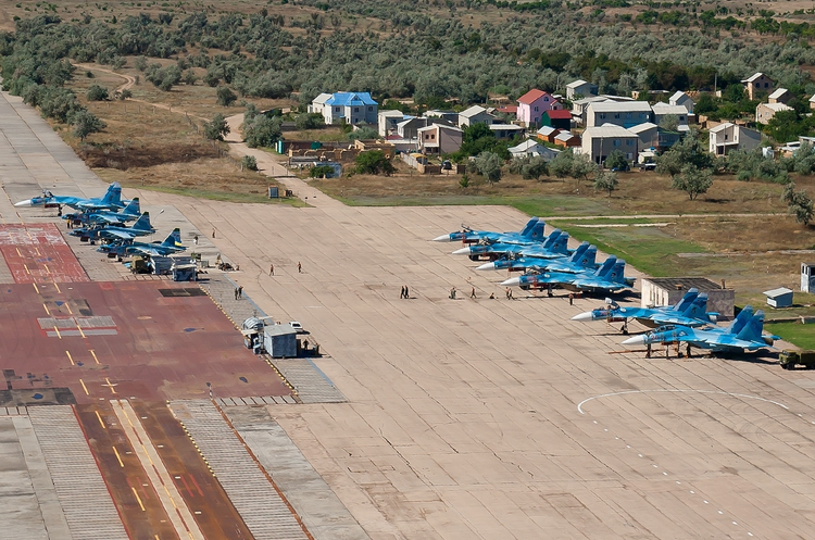 СБУ та ВМС ЗСУ вдарили по військовому аеродрому «Саки» в Криму