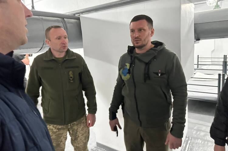 Ворог скинув дві авіабомби по Дніпровському та Корабельному районах Херсону - очільник ОВА Ворог скинув дві авіабомби по Дніпровському та Корабельному районах Херсону - очільник ОВА