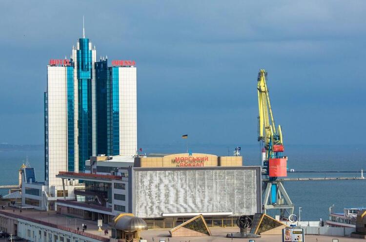 Співвласник ТІС Ставніцер має намір відбудувати пошкоджений росіянами привокзальний готель в Одесі Співвласник ТІС Ставніцер має намір відбудувати пошкоджений росіянами привокзальний готель в Одесі