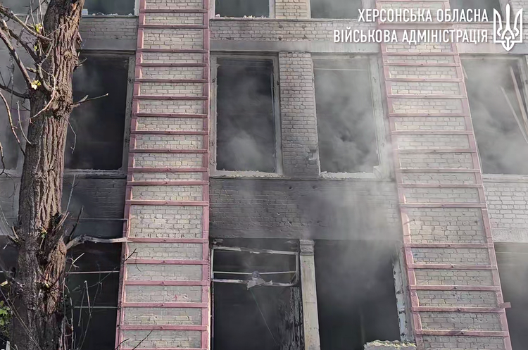 ОНОВЛЕНО: Росіяни скинули на Херсон керовану авіабомбу ОНОВЛЕНО: Росіяни скинули на Херсон керовану авіабомбу