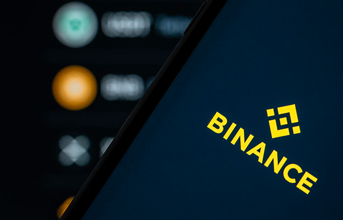 Binance виходить з російського ринку Binance виходить з російського ринку