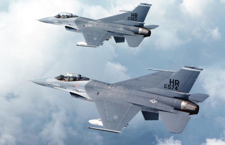Нідерланди планують надати Україні перші F-16 у 2024 році