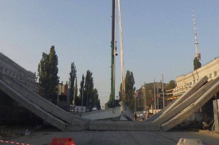 Правоохоронці відкрили кримінальне провадження через обрушення Дегтярівського мосту в Києві