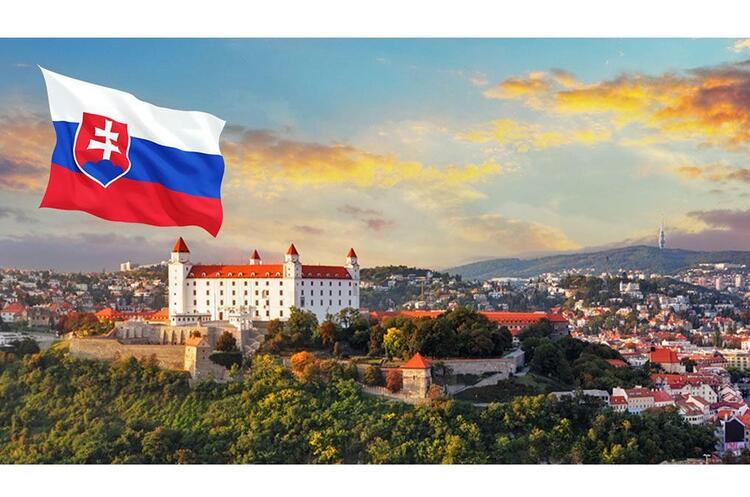 Словаччина звинуватила москву у втручанні у вибори і викликала представника російського посольства