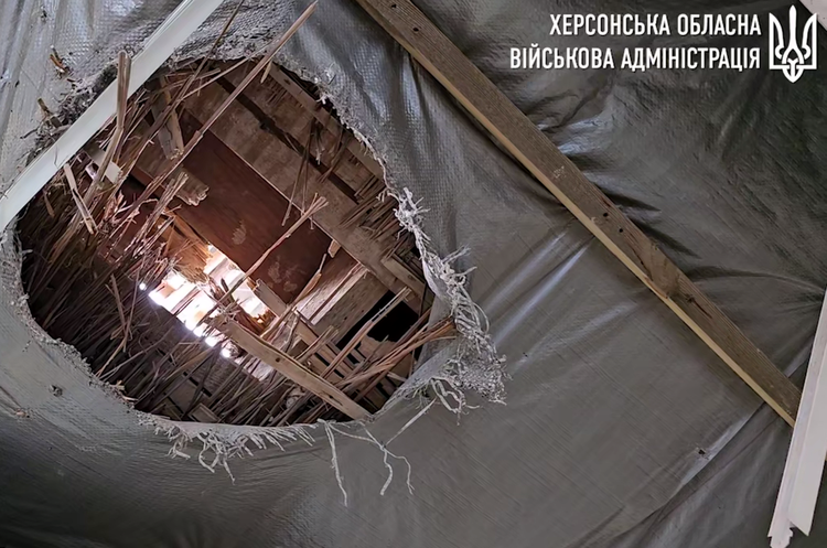 Окупанти обстріляли навчальний заклад та житлові будинки Херсона Окупанти обстріляли навчальний заклад та житлові будинки Херсона