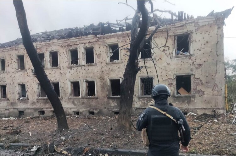 Внаслідок ракетного удару по Костянтинівці постраждали четверо людей, серед них – дитина Внаслідок ракетного удару по Костянтинівці постраждали четверо людей, серед них – дитина