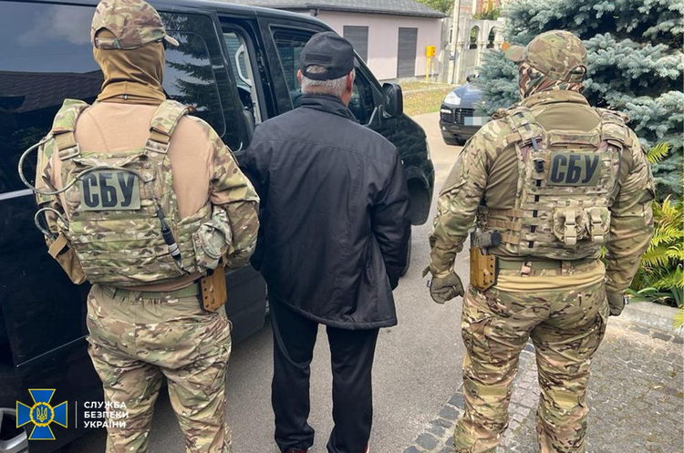 Правоохоронці затримали гендиректора заводу з Макіївки, який проспонсорував бойовиків «днр» на 15 млн грн Правоохоронці затримали гендиректора заводу з Макіївки, який проспонсорував бойовиків «днр» на 15 млн грн