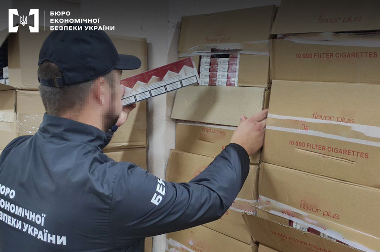 БЕБ викрило сховище контрабандних цигарок на Одещині БЕБ викрило сховище контрабандних цигарок на Одещині