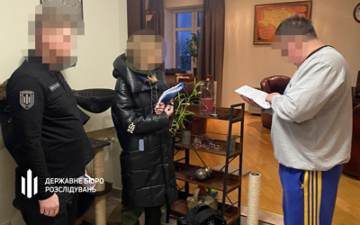 ДБР повідомило про підозру ексзаступнику МО та керівнику департаменту через закупівлю неякісних бронежилетів ДБР повідомило про підозру ексзаступнику МО та керівнику департаменту через закупівлю неякісних бронежилетів