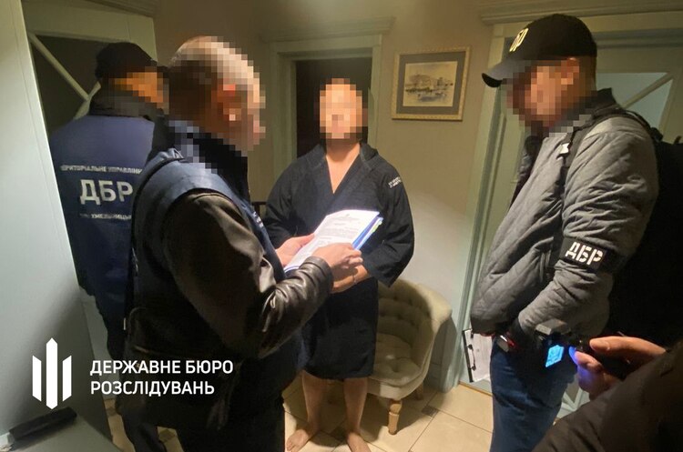 ДБР повідомило про підозру ексзаступнику міністра юстиції в розтраті майна на понад 10 млн грн ДБР повідомило про підозру ексзаступнику міністра юстиції в розтраті майна на понад 10 млн грн