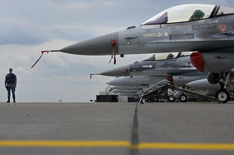 F-16  :         ?