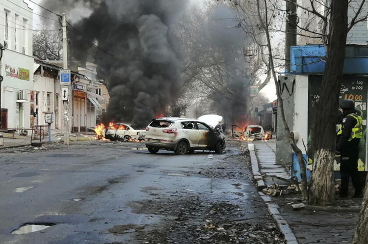 Ілюстративне фото росіяни завдали авіаудару в районі об'єкта критичної інфраструктури в Херсоні