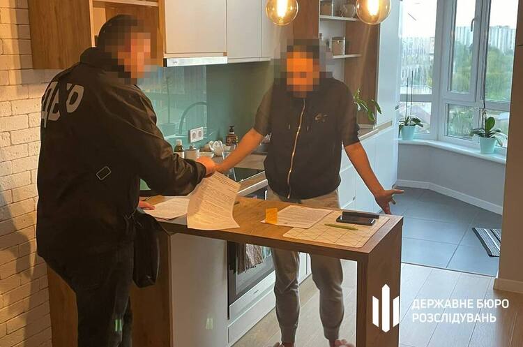 Організована група зловмисників завдала збитків на 38,3 млн грн при імпорті вантажівок в Україну – ДБР Організована група зловмисників завдала збитків на 38,3 млн грн при імпорті вантажівок в Україну – ДБР