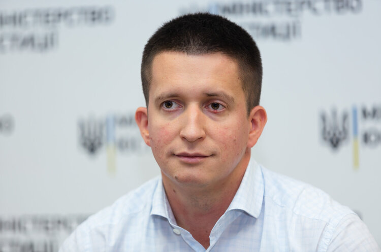 Керівник Офісу протидії рейдерству при Мін’юсті: «Зараз розповсюдженою є практика використання підроблених довіреностей, виданих за кордоном» Керівник Офісу протидії рейдерству при Мін’юсті: «Зараз розповсюдженою є практика використання підроблених довіреностей, виданих за кордоном»