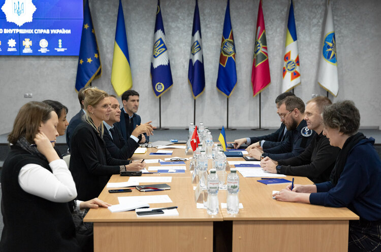 Швейцарія готова допомогти Україні в розширенні спроможностей ідентифікації осіб, зниклих безвісти – МВС Швейцарія готова допомогти Україні в розширенні спроможностей ідентифікації осіб, зниклих безвісти – МВС