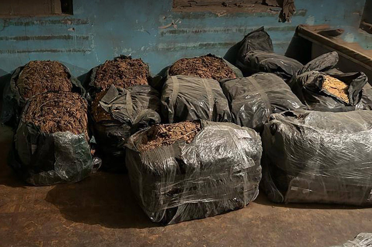 БЕБ викрило підпільне виробництво цигарок на Полтавщині БЕБ викрило підпільне виробництво цигарок на Полтавщині