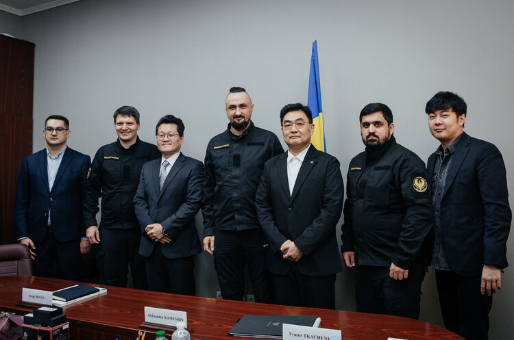 Зустрічі Мінстратегпрому з партнерами з SsangYong та CORE Південнокорейська будівельна компанія SsangYong профінансує будівництво шкіл і лікарень в Україні