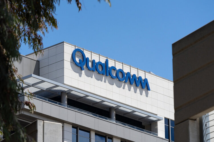 Один із найбільших світових виробників напівпровідників Qualcomm у IV фінкварталі скоротив виручку на чверть Один із найбільших світових виробників напівпровідників Qualcomm у IV фінкварталі скоротив виручку на чверть