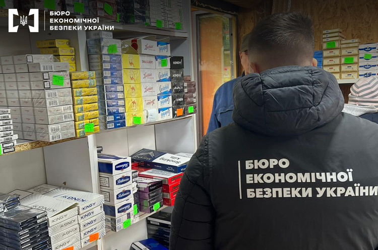 БЕБ викрило нелегальну мережу продажу тютюнових виробів на Одещині БЕБ викрило нелегальну мережу продажу тютюнових виробів на Одещині