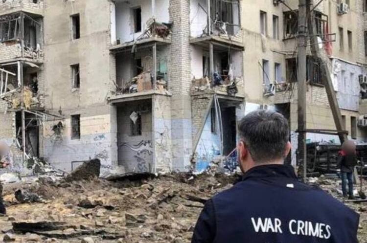 Наслідки удару «Іскандером» по Харкові Правоохоронці затримали коригувальника, який навів «Іскандер» по житловому кварталу Харкова