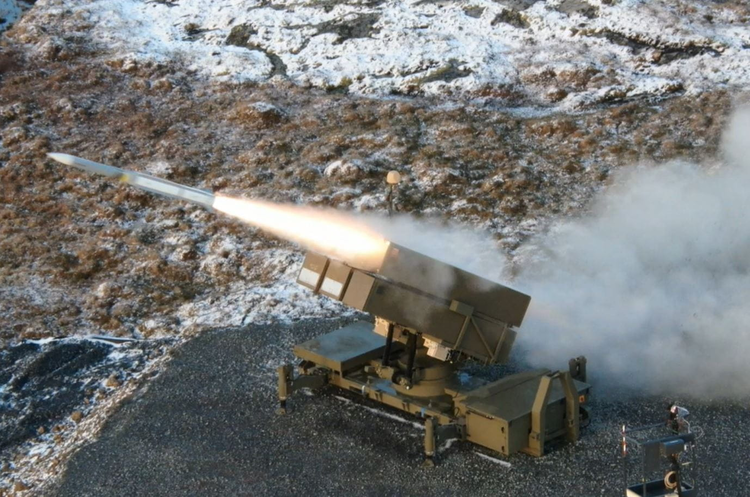 Пуск ракети ЗРК NASAM Україна отримала додаткові системи ППО NASAMS