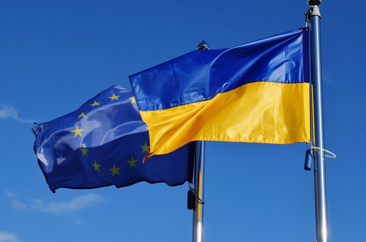 ЄК офіційно рекомендувала розпочати процес перемовин про вступ України до Європейського Союзу – Урсула фон дер Ляєн ЄК офіційно рекомендувала розпочати процес перемовин про вступ України до Європейського Союзу – Урсула фон дер Ляєн