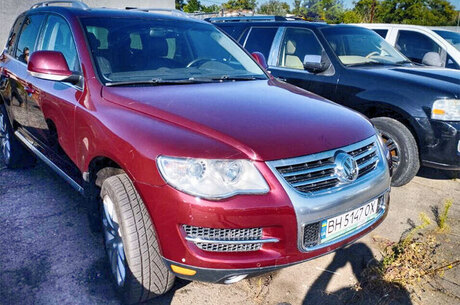 На онлайн-торги виставили Volkswagen Touareg, 2010 року випуску На онлайн-торги виставили Volkswagen Touareg, 2010 року випуску