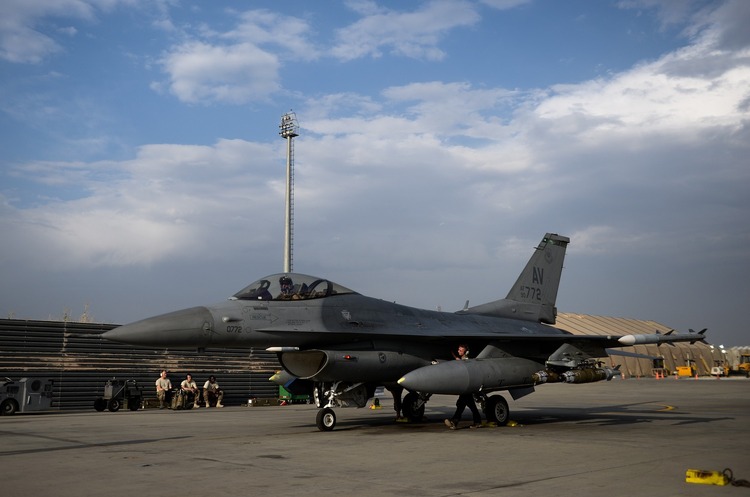 У Румунії розпочинаються навчання українських пілотів на F-16 – ЗМІ У Румунії розпочинаються навчання українських пілотів на F-16 – ЗМІ