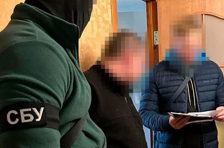 У Миколаєві затримали інформатора фсб, який шпигував за аеродромами ЗСУ У Миколаєві затримали інформатора фсб, який шпигував за аеродромами ЗСУ