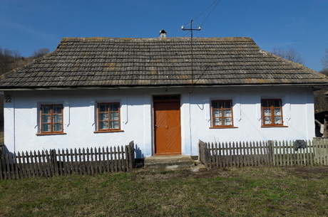 На е-торгах за понад $1000 продають етнохату-мазанку під Кам'янцем-Подільським На е-торгах за понад $1000 продають етнохату-мазанку під Кам'янцем-Подільським