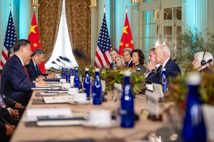 фото @POTUS Сі Цзіньпін і Джо Байден домовилися відновити контакти між США та Китаєм