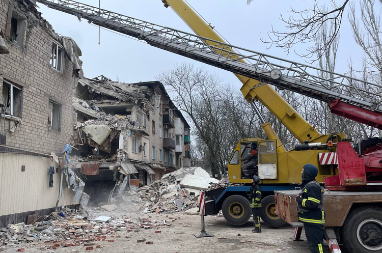 Кількість жертв унаслідок вчорашнього удару по Селидовому зросла до 3 осіб Кількість жертв унаслідок вчорашнього удару по Селидовому зросла до 3 осіб