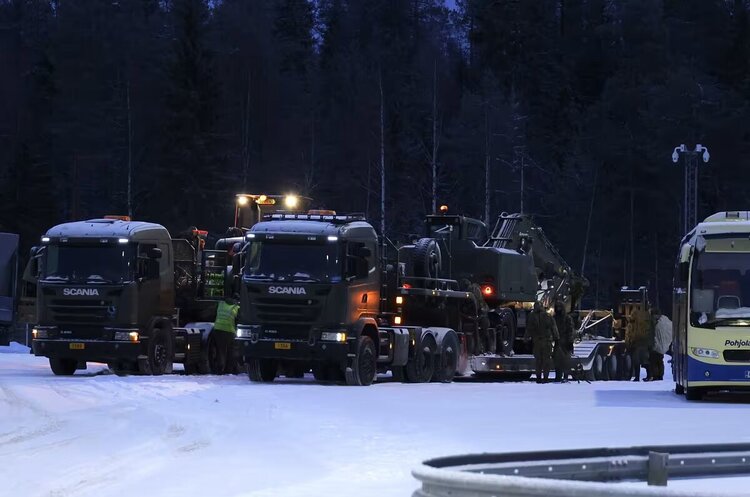 Фінляндія починає зведення тимчасових огорож на кордоні з росією через наплив мігрантів Фінляндія починає зведення тимчасових огорож на кордоні з росією через наплив мігрантів