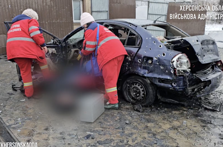Ворог вдарив по стоянці транспортного підприємства у Херсоні – ОВА Ворог вдарив по стоянці транспортного підприємства у Херсоні – ОВА