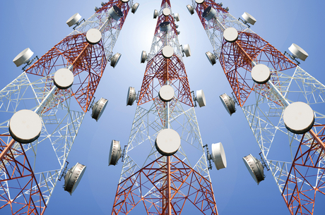 «Київстар», «Vodafone Україна» та lifecell у цифрах: хто з операторів лідирує за динамікою доходу, чистого прибутку/збитку та середнього чеку